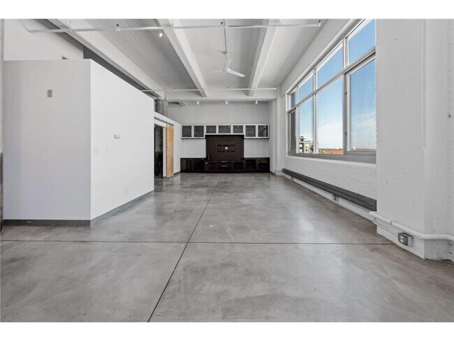 Foto del edificio - 700 N Washington Ave