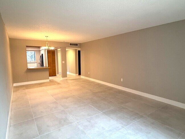 Foto del edificio - 701 SW 75th St