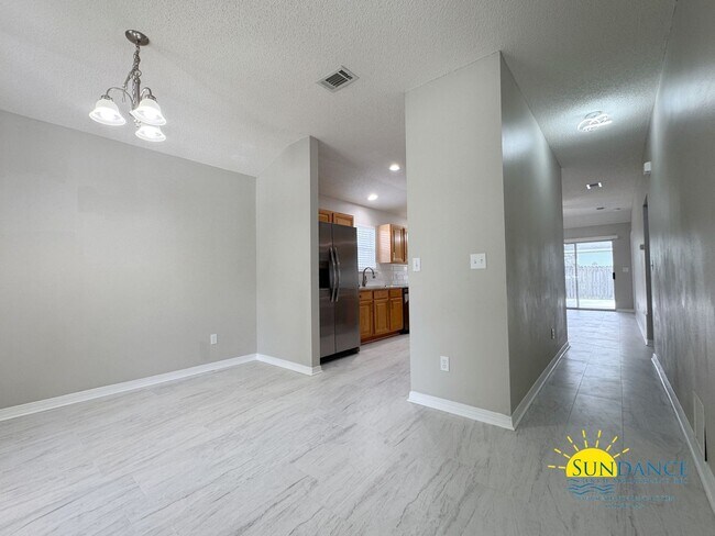 Foto del edificio - Charming 3-Bedroom, 2-Bathroom Home in the...