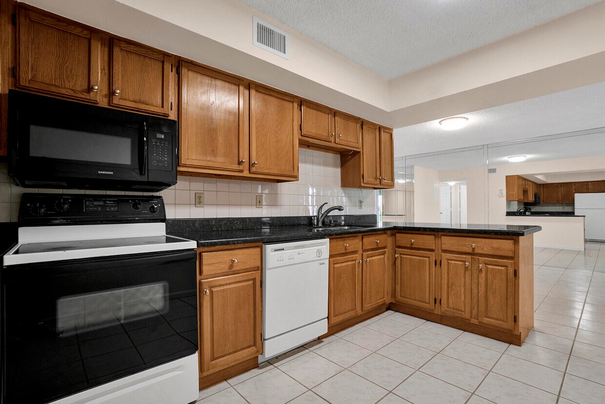 3171 Leewood Terrace Unit L133, Boca Raton, FL 33431 Condo for Rent