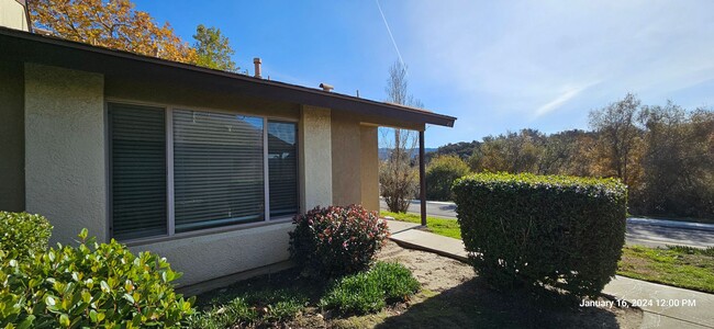 Building Photo - Orcutt Bluff's Single Story Condo with Det...