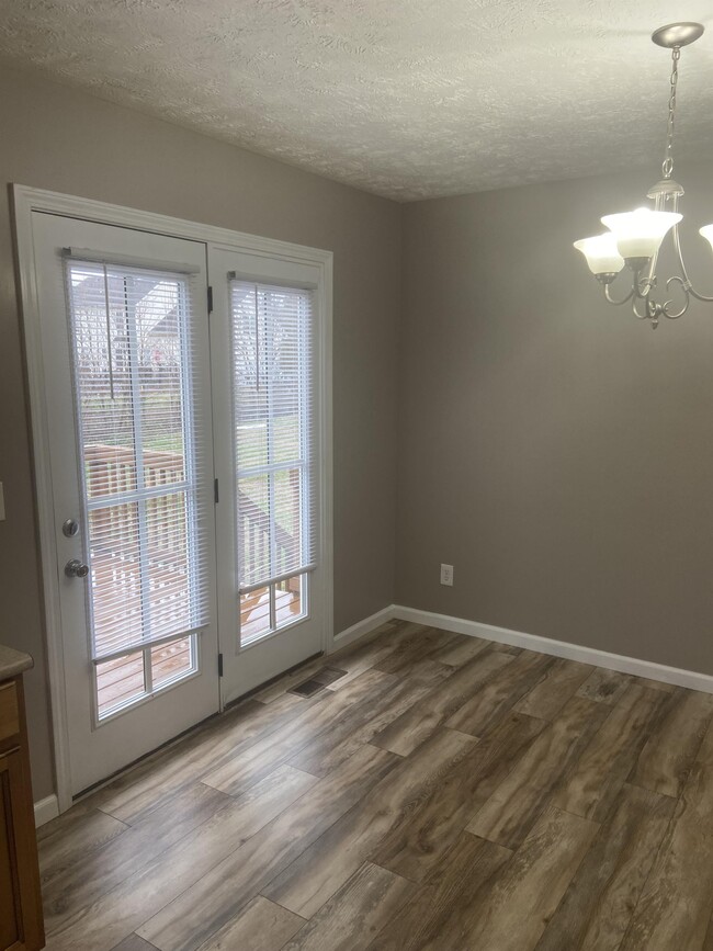 Building Photo - 3680 Fieldstone Dr
