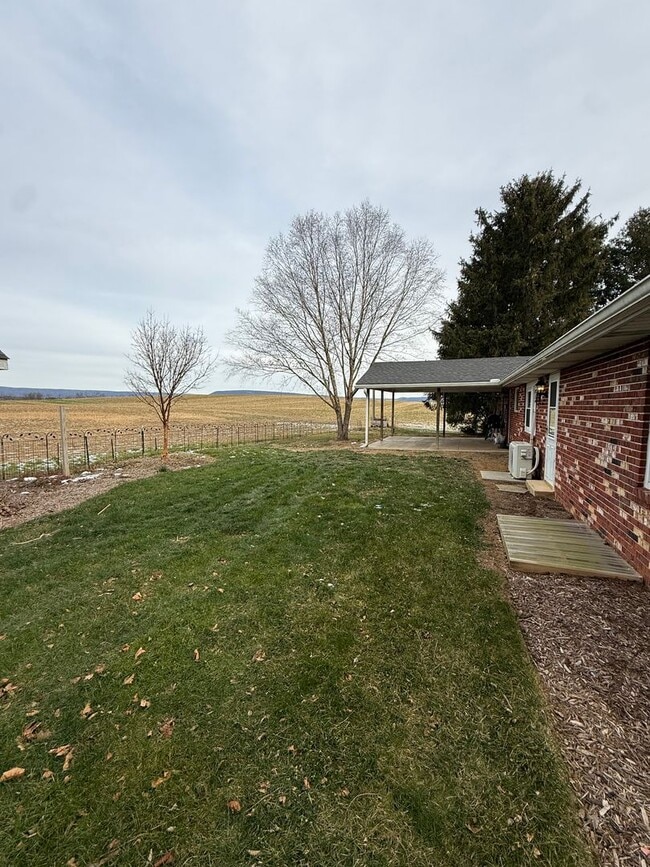 Building Photo - 558 Shippensburg Rd