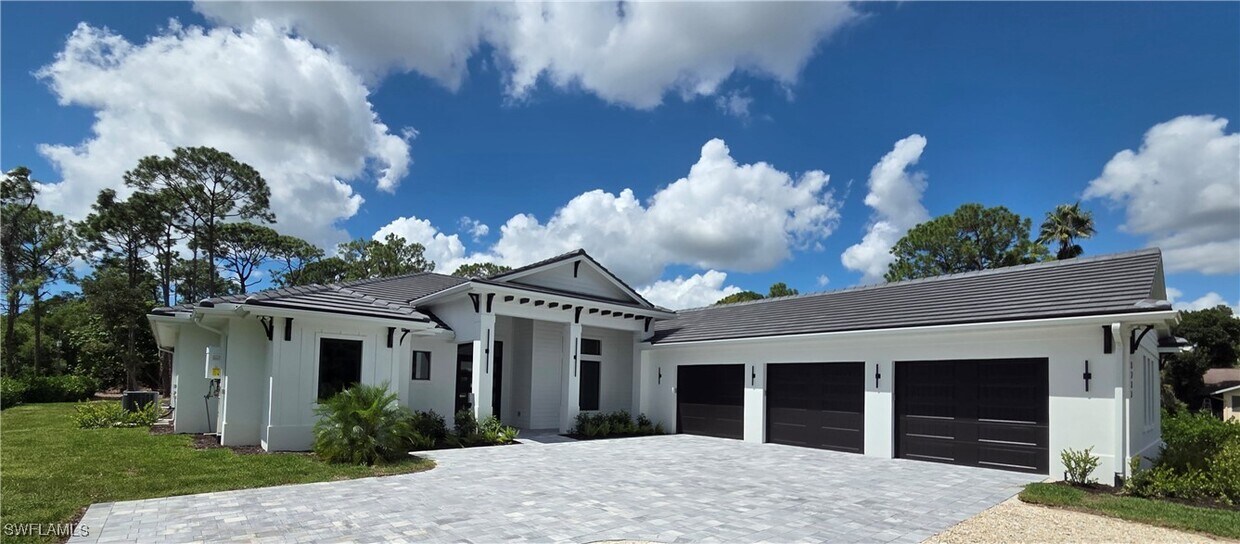Foto principal - 3233 64th St SW