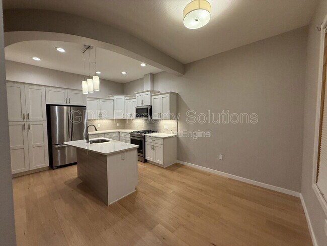 Foto del edificio - 3600 Central Ave SE