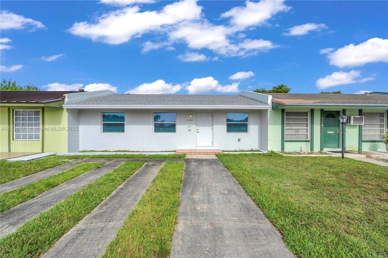 Primary Photo - 4750 SW 131st Ave