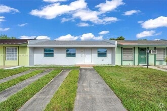 Building Photo - 4750 SW 131st Ave