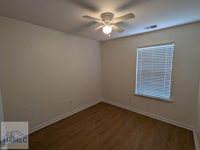 Foto del edificio - 130 Willow Oak Dr