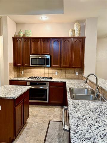 Foto del edificio - 3210 W Glenwood Dr