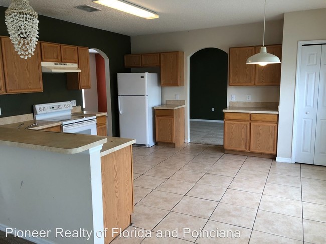 Building Photo - 4 br, 2.5 bath House - 405 Danube Drive