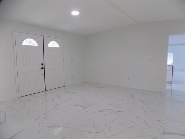 Building Photo - 1511 E Horatio Ave