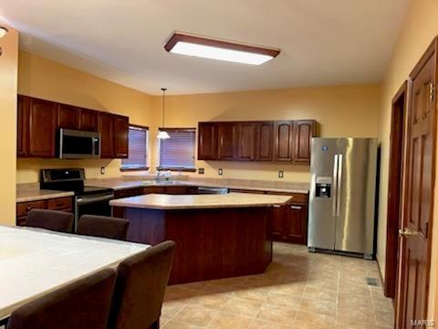 Foto del edificio - 1129 Chatham Dr
