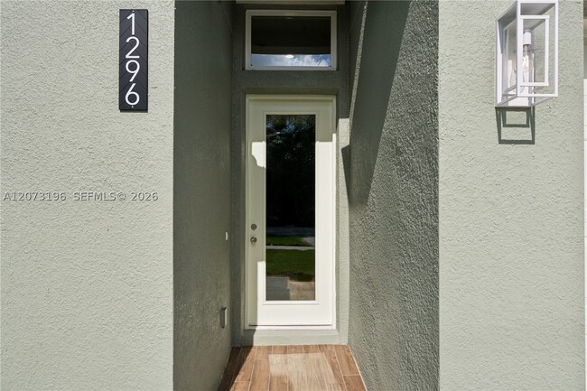Building Photo - 1296 Moselle Ave
