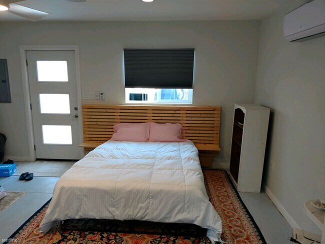 Foto del edificio - Studio, 1 bath House - 3667 Buckingham Rd ...