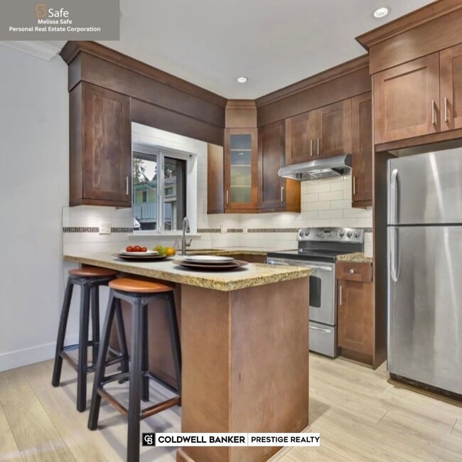 Building Photo - 1430 Bewicke Av