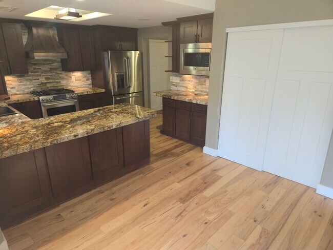 Building Photo - Beautiful Boulder Pointe Home! 3bd / 2ba +...