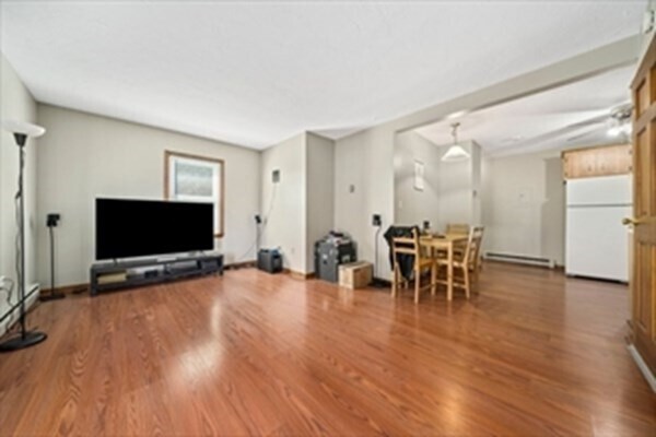 Foto del edificio - 453 Pond St