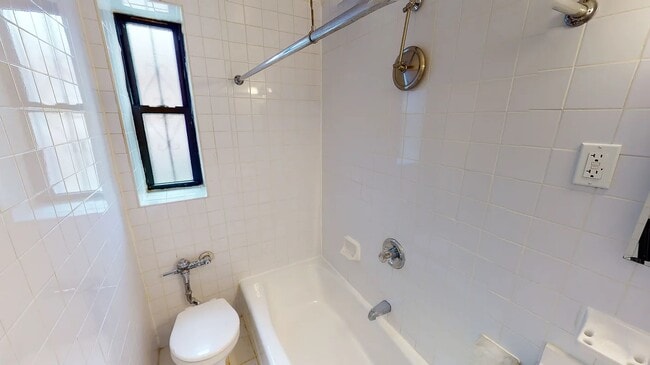 Building Photo - 511 W 235th St