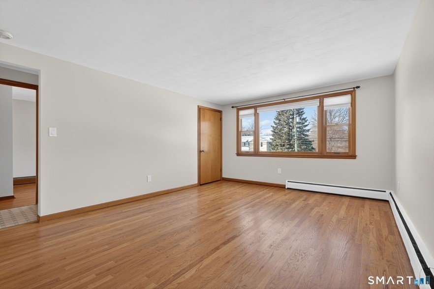 Photo - 985 Slater Road Unit 2