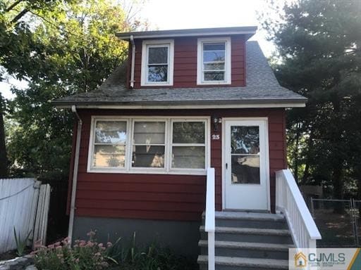 Primary Photo - 23 Redwood Ave