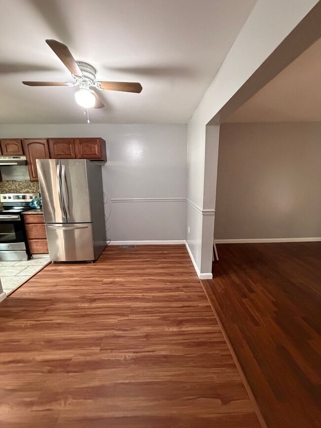 Building Photo - 710 Sequoia Dr