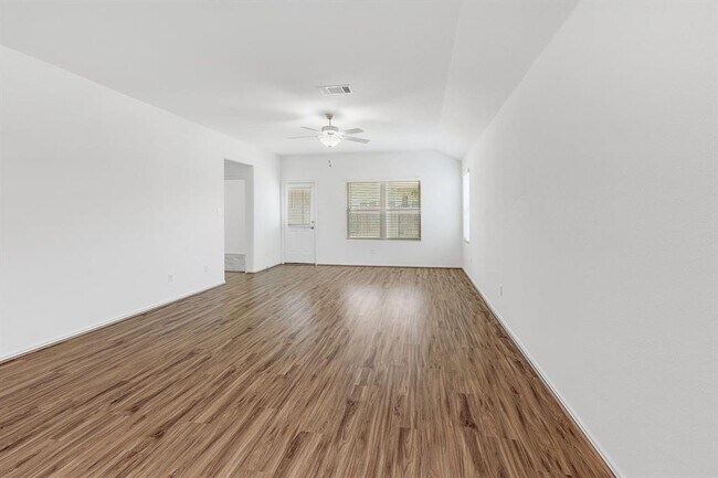 Foto del edificio - 1220 Matt Ln