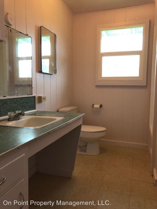 Building Photo - 2 br, 1 bath House - 175 Muliwai Ave.
