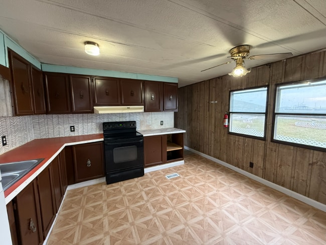 Foto del edificio - 110 Herman Ln