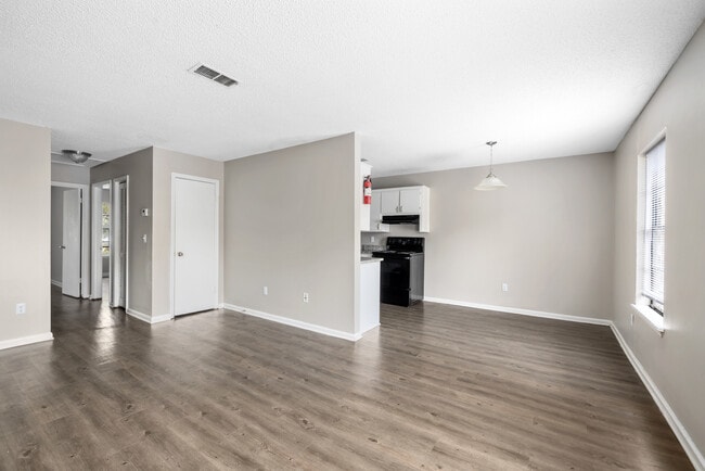 2BR, 1BA - 900SF - Living Room - The Farms at Goose Creek