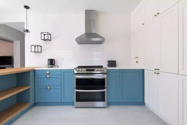 Building Photo - Maxwell Park Oasis: Charming 2-Bedroom Hom...