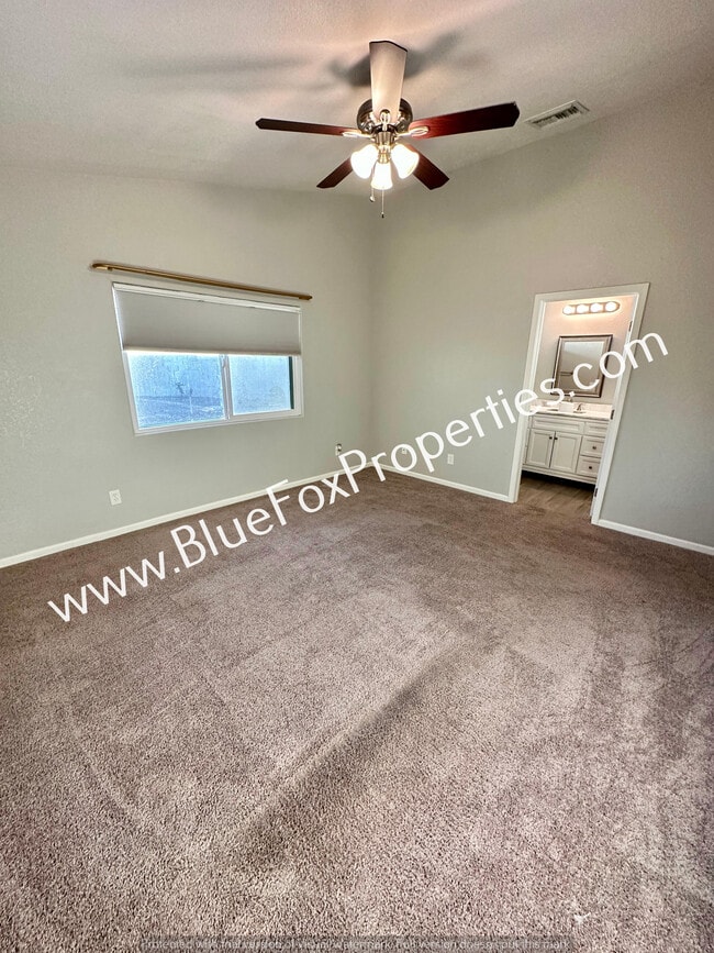 Foto del edificio - 13201 N Classic Overlook Ct