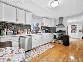 Building Photo - 114 Woodstock St