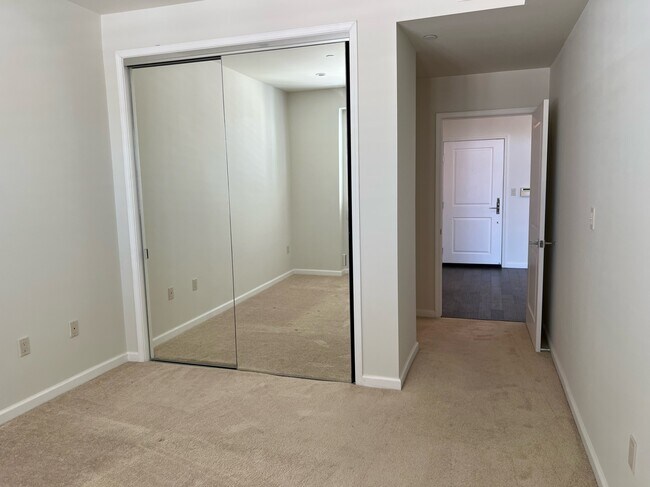 Guest room w/primary closet and guest bath - 1625 Granville Ave