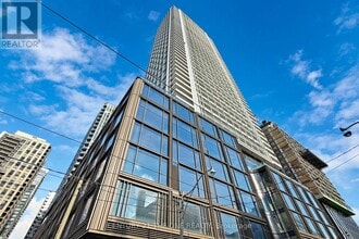 Building Photo - 88 Queen St E