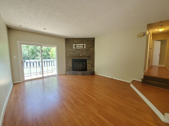 Building Photo - 6400 Hollyhock Ct