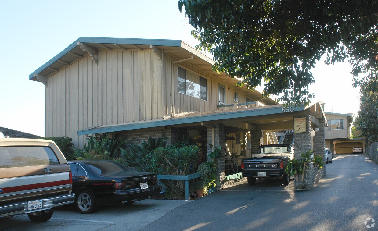 Primary Photo - 550 N Fairoaks Ave