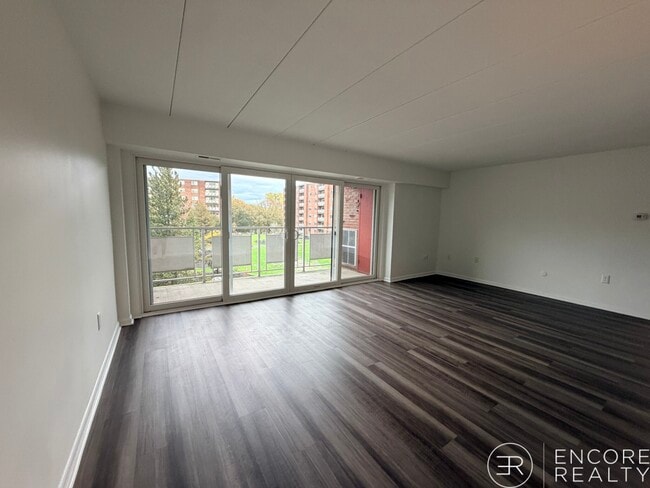 Foto del edificio - 51 Hill Rd