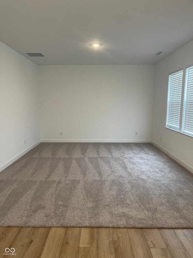 Foto del edificio - 1717 Woods Edge Dr