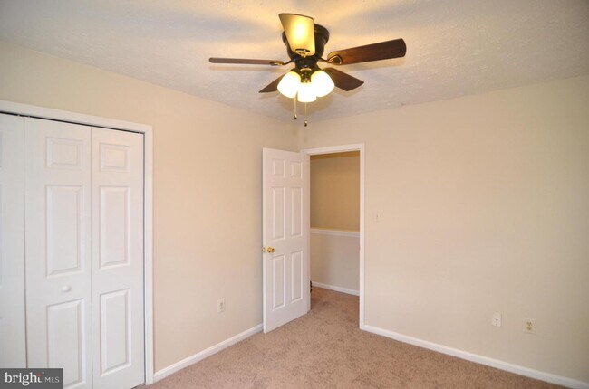 Building Photo - 21365 Carmen Woods Dr