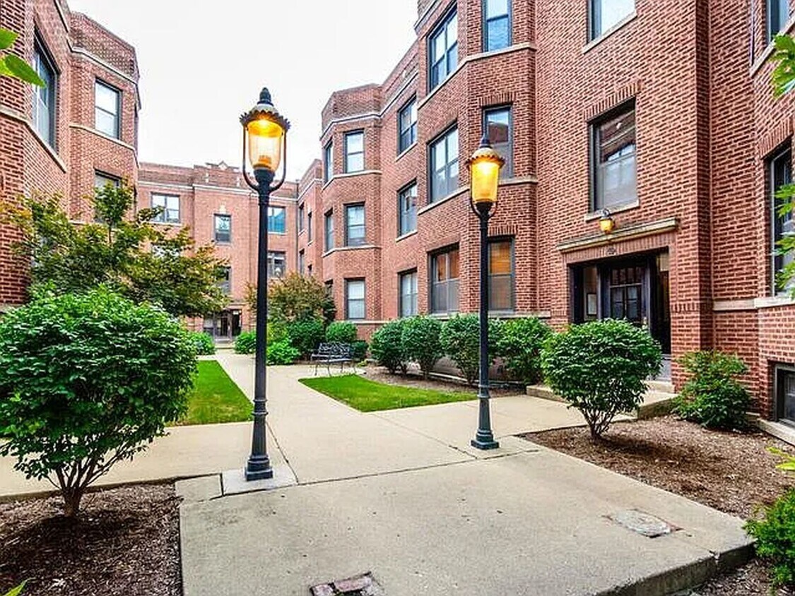 Foto principal - 903 W Cornelia Ave