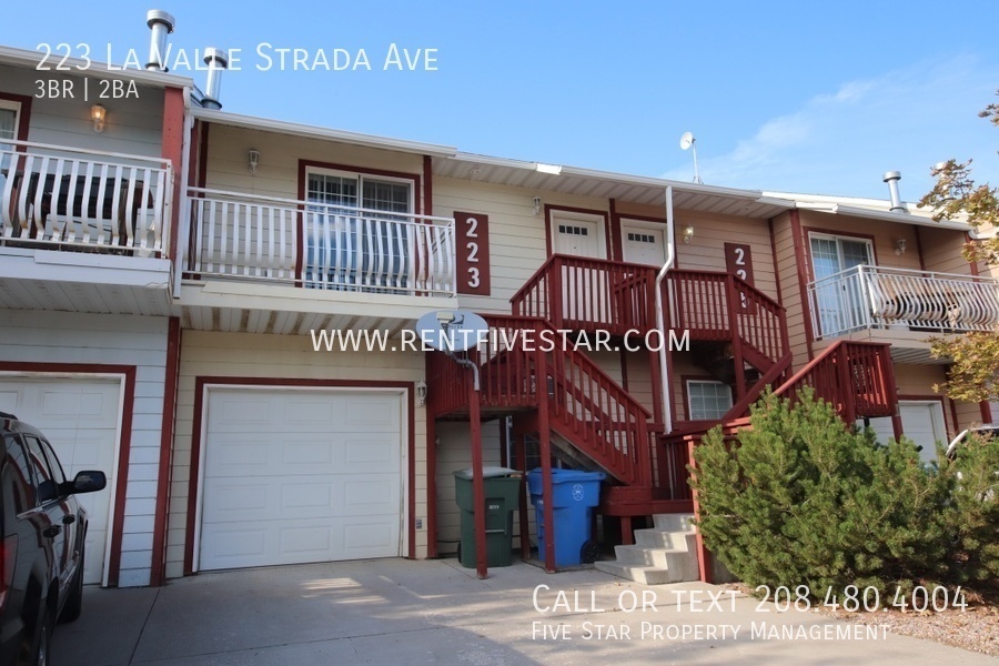 Foto principal - Beautiful Townhome With Primary Bedroom, E...