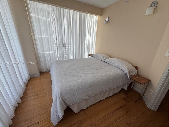 Foto del edificio - 1720 Harrison St