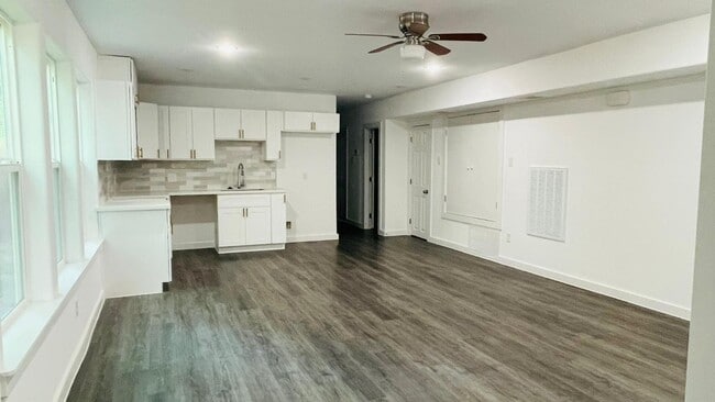 Foto del edificio - ? Stunning 3-Bed Luxury Home with Garage &...