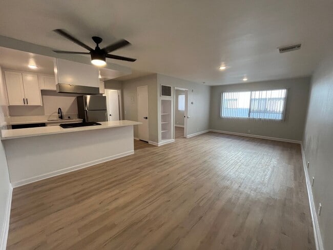 Interior Photo - 420 Windsor Rd