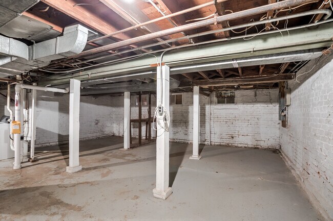 Building Photo - 1315 N 38th St