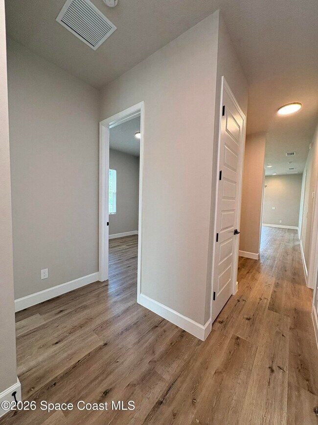 Building Photo - 3267 Slama Ave