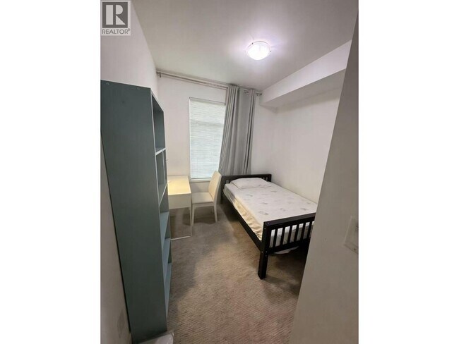 Photo du bâtiment - 5689 Kings Rd