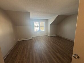 Building Photo - 65 Frank's Ln