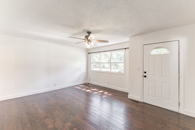 Building Photo - 6415 Marsh Ave NW