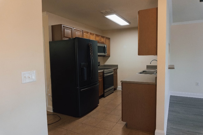 Building Photo - 750 Majestic Dr